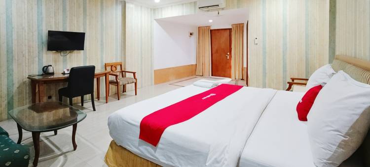 伊斯塔纳佩尔马塔恩加格尔酒店(RedDoorz at Hotel Istana Permata Ngagel Surabaya)图片
