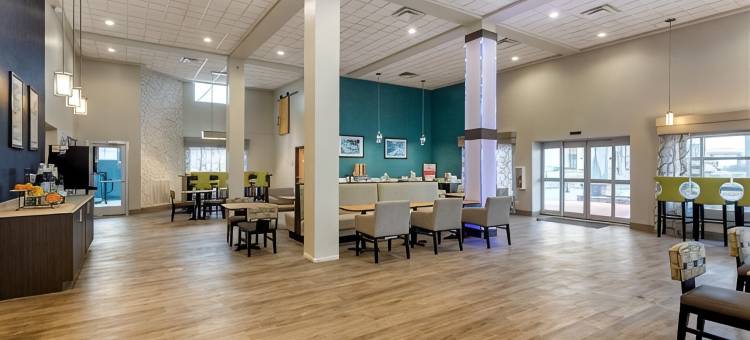 鲍灵格林温德姆戴斯套房酒店(Days Inn & Suites by Wyndham Bowling Green)图片