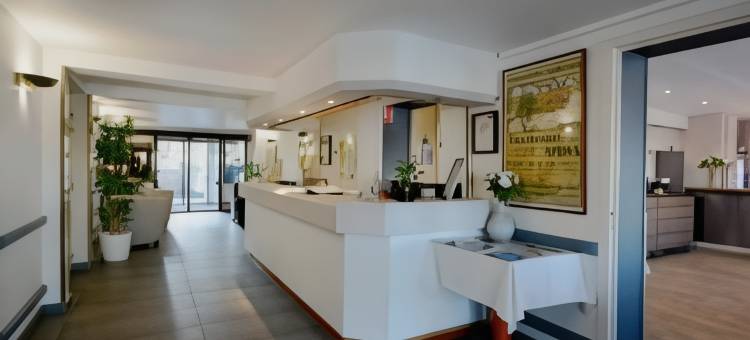 巴黎南维里埃夫里舒适酒店(Logis - Hôtel & Restaurant des Lacs Paris Sud)图片