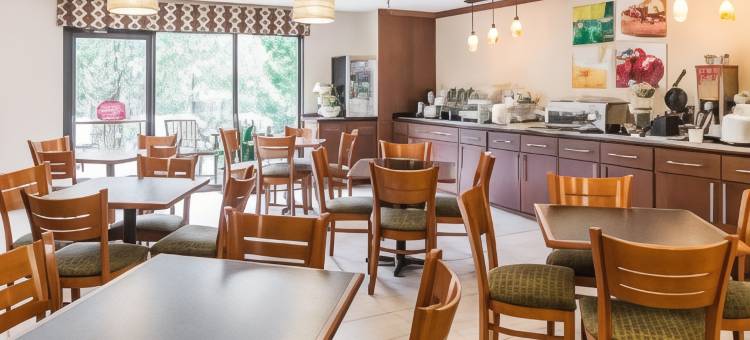 多森维尔的品质套房酒店(Quality Inn & Suites)图片