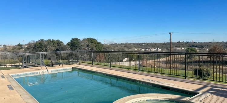 沃斯堡莱克沃思拉昆塔温德姆套房酒店(La Quinta Inn & Suites by Wyndham Fort Worth - Lake Worth)图片