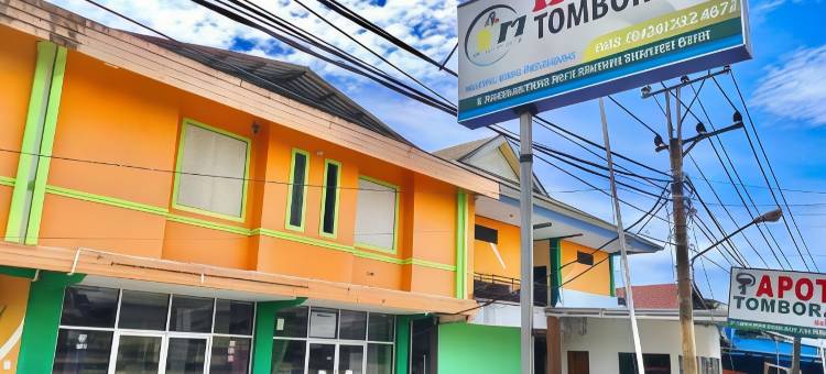 OYO 93411教法酒店托博朗(OYO 93411 Syariah Hotel Tomborang)图片