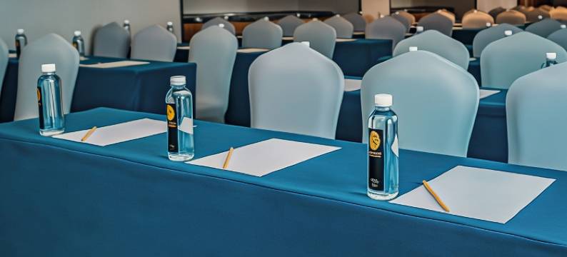 深圳凯雷斯顿酒店(红木古镇红花山地铁站店)图片