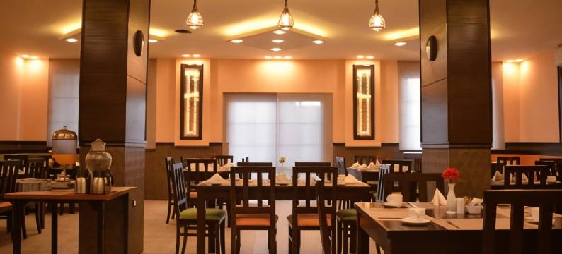 迪拉尔阿尔玛蒂纳套房酒店(Tilal Almadina Hotel & Suites)图片