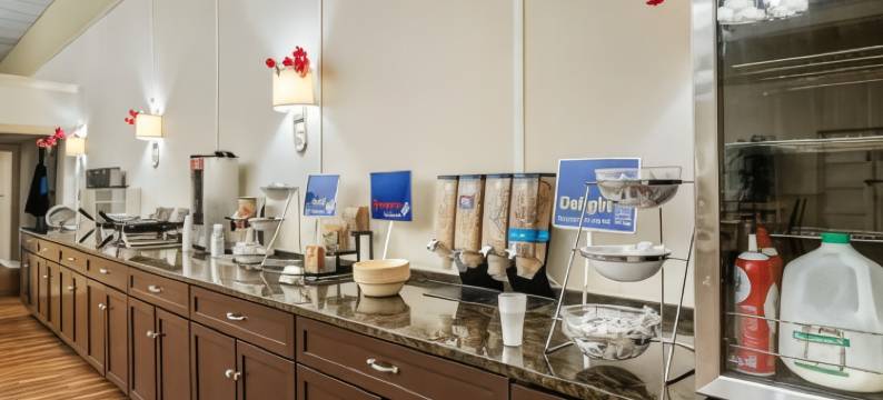 沃特敦德拉姆堡贝斯特韦斯特酒店(Best Western Watertown Fort Drum)图片