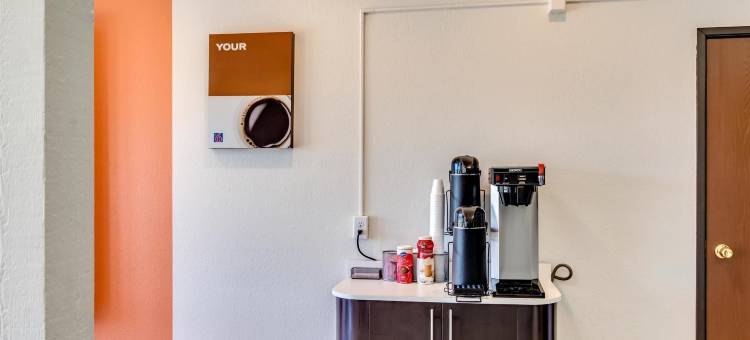 明尼苏达艾伯特利 6 号汽车旅馆(Motel 6 Albert Lea, MN)图片