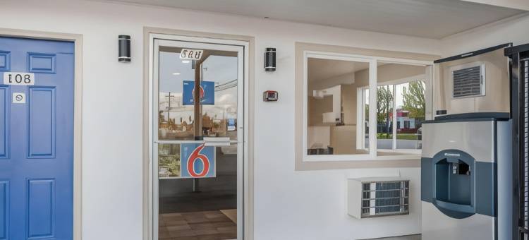 斯特灵汽车旅馆(Motel 6 Burlington, WA)图片