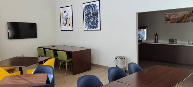 谢尔比维尔华美达酒店(Comfort Inn & Suites)图片