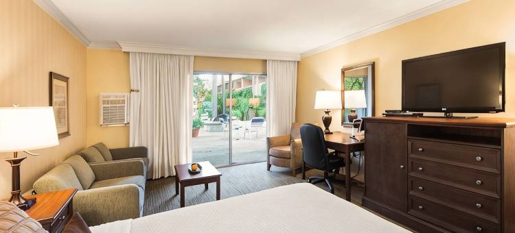 胡椒树贝斯特韦斯特优质酒店(Best Western Plus Pepper Tree Inn)图片