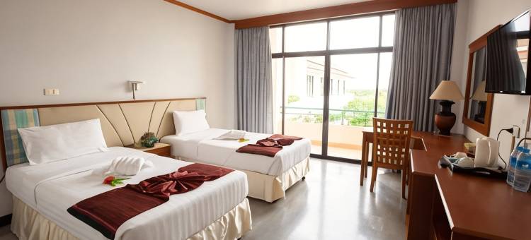 苏林宏伟酒店(Surin Majestic Hotel)图片