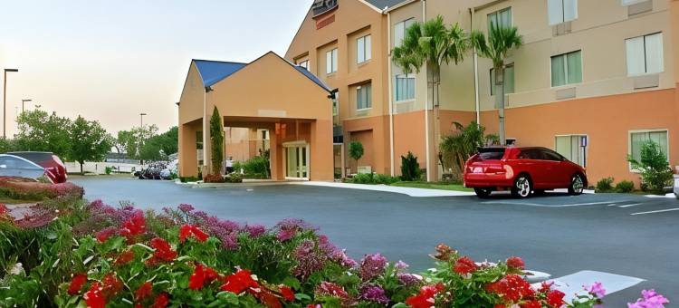 不伦瑞克万枫酒店及套房(Fairfield Inn & Suites Brunswick)图片