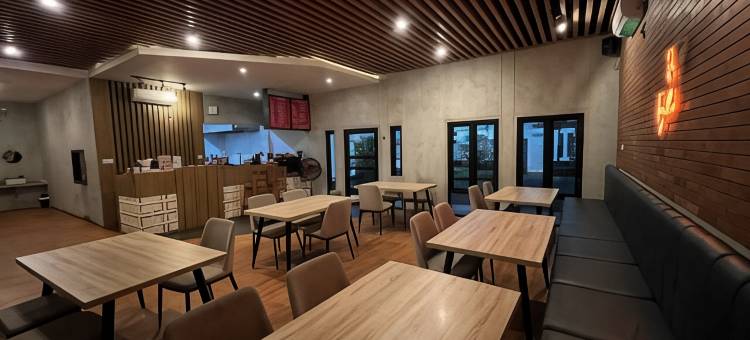 位于尖米士的12卧室公寓-4平方米|带12个独立浴室(Backyard Guest House)图片