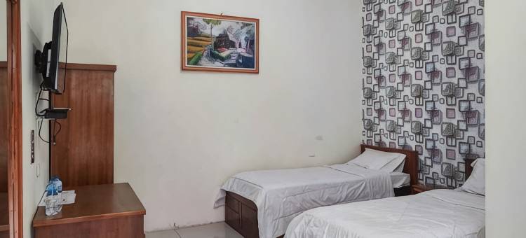 红多兹@怀卡布巴克塔纳卡托家庭旅馆(RedDoorz @ Tanakatto Homestay Waikabubak)图片
