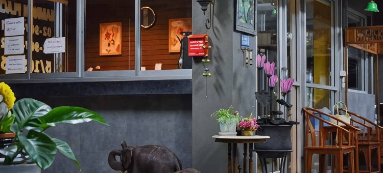 纳蒙普雷斯酒店(Namnon Place)图片