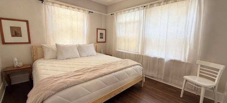 佐拉白门步行可达海滩、海湾、商店&餐厅乡村别墅(La Jolla White Door Cottage walking distance to beach, cove, shops, &restaurants)图片