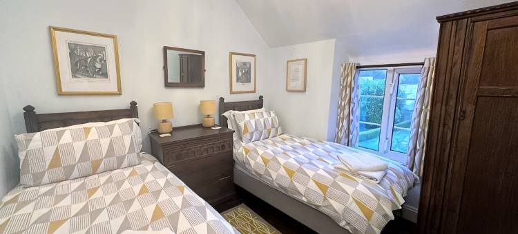 罗斯利斯托昂泽沃尔德中心乡村别墅，提供2个停车位(Roseleigh Cottage in the heart of Stow-on-the-Wold with parking for 2 cars.)图片