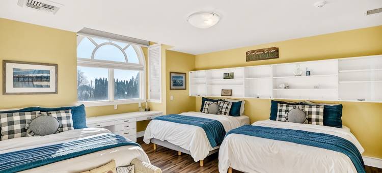 Unique Sandpoint Home with Private Pool and BBQ Island, Perfect for Groups!图片