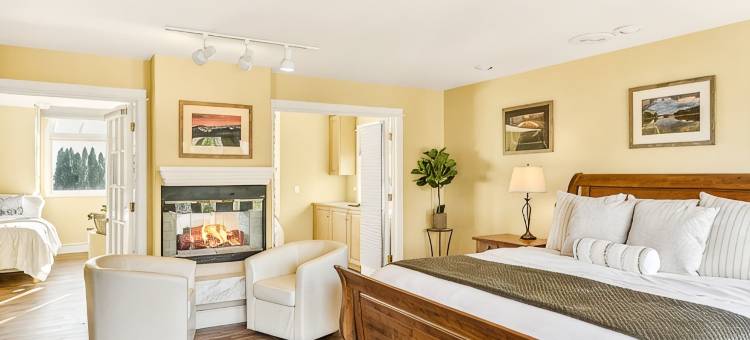 Unique Sandpoint Home with Private Pool and BBQ Island, Perfect for Groups!图片