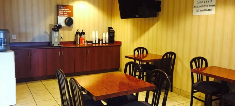 不伦瑞克美洲贝斯特维佑套房酒店(Americas Best Value Inn & Suites Brunswick)图片