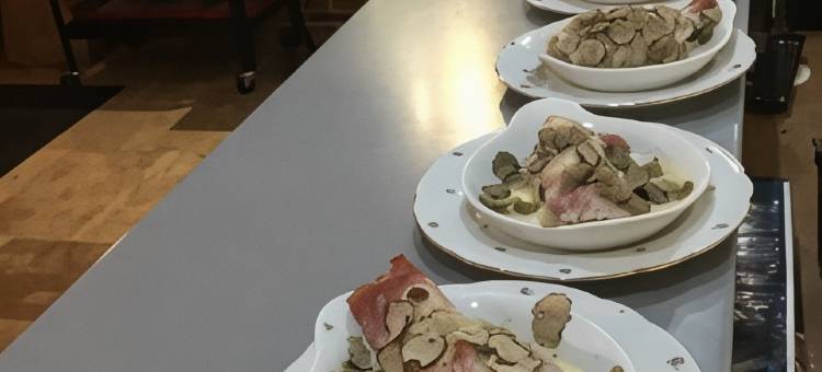 客栈老板(L'Aubergiste)图片