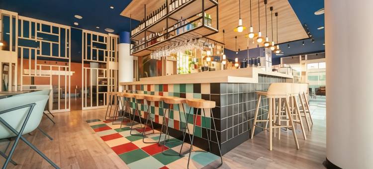 宜必思马德里阿尔卡拉格瑞纳酒店(Ibis Madrid Alcala de Henares la Garena)图片