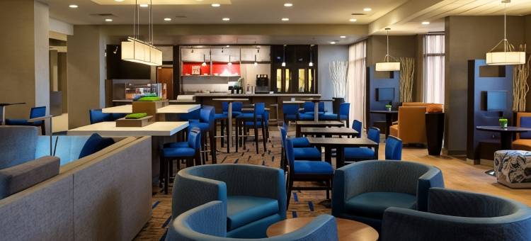 布卢明顿万怡酒店(Courtyard Bloomington)图片