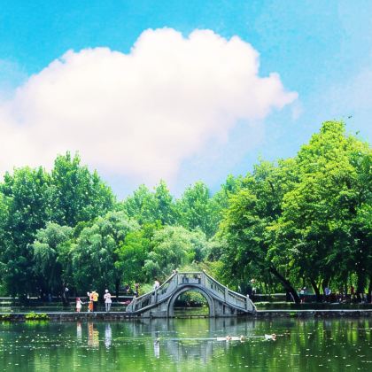 黄山风景区+宏村景区+婺源篁岭景区4日3晚跟团游