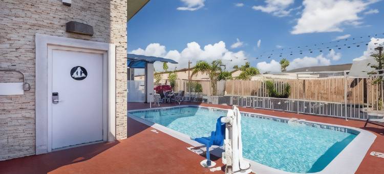 加迪纳贝斯特韦斯特优质套房酒店(Best Western Plus Gardena Inn  Suites)图片