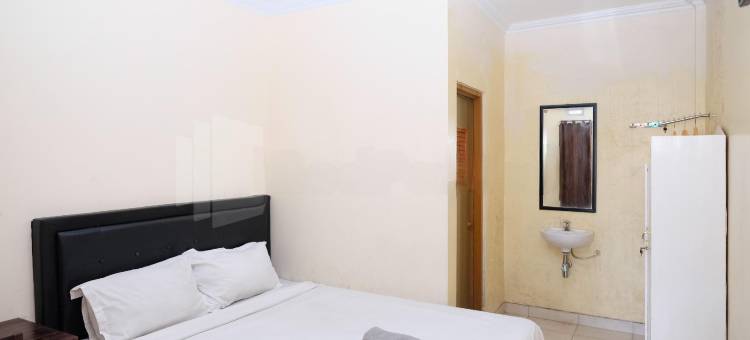马斯克利米斯宾馆帕库翁商场米特拉红门酒店(Mas Klimis Guesthouse Pakuwon Mall Mitra RedDoorz)图片
