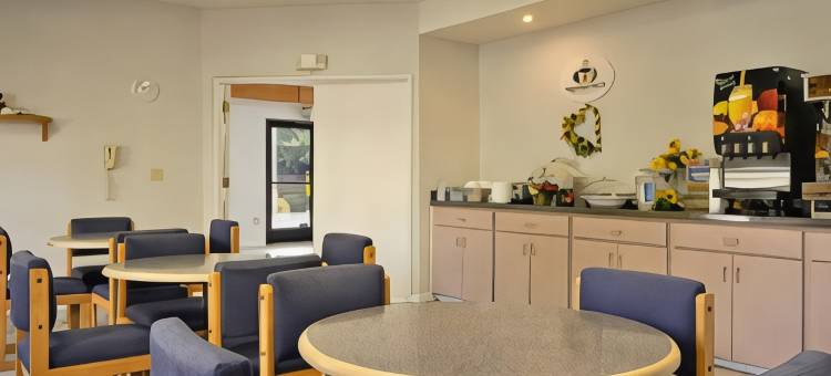 弗雷斯诺近大学凯艺酒店(Quality Inn Fresno Near University)图片