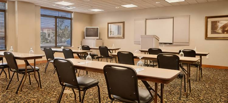 锡达福尔斯滑铁卢智选假日套房酒店(Holiday Inn Express & Suites CEDAR FALLS - WATERLOO by IHG)图片