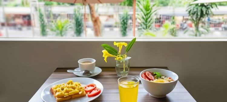 佩卓蓬甘勒格林套房酒店(LeGreen Suite Pejompongan)图片