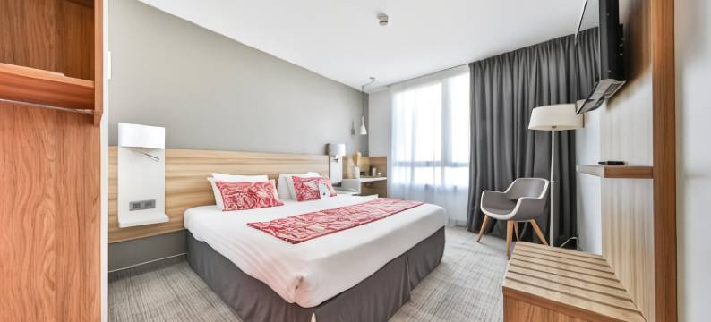 蓬塔利耶几利亚的酒店(Kyriad Pontarlier)图片