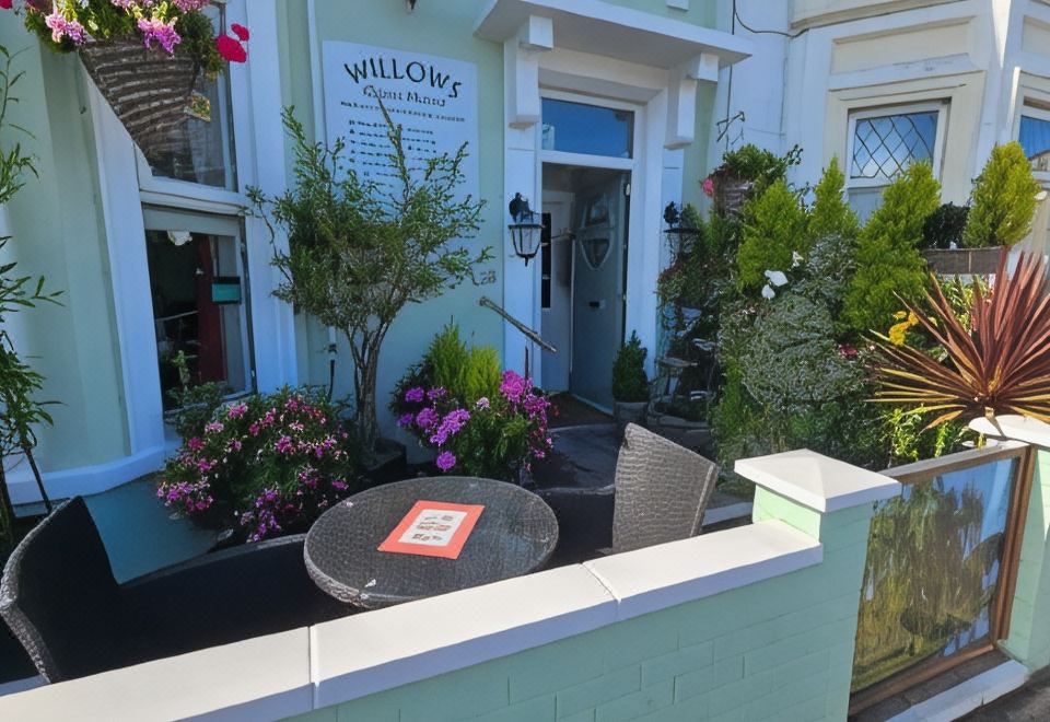 Willows Guest HouseHotel Overview