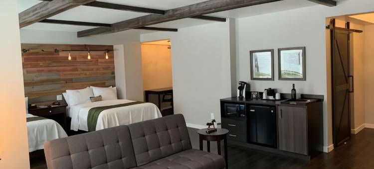 雪松玛就套房酒店(Cedar Stables Inn & Suites)图片