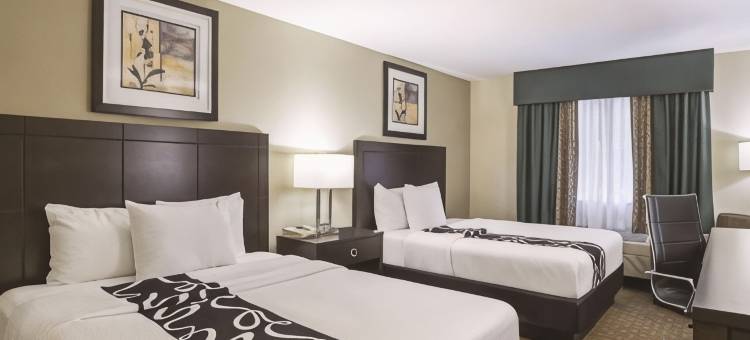 莱西奥林匹亚拉昆塔温德姆酒店(La Quinta Inn by Wyndham Olympia - Lacey)图片