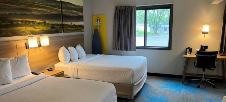 德梅因机场戴斯套房酒店(Days Inn & Suites by Wyndham des Moines Airport)图片