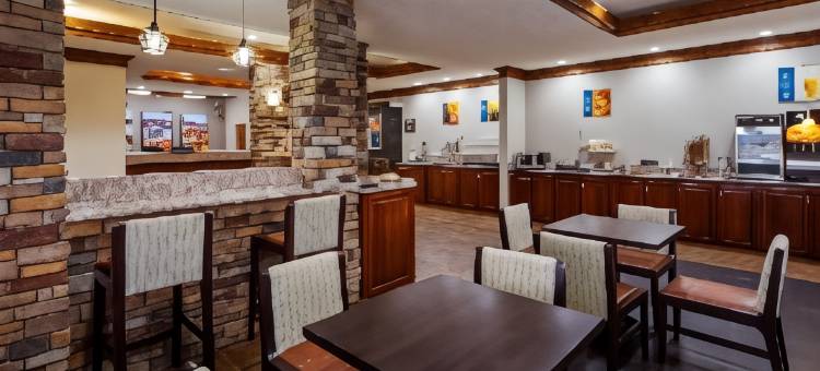 拜伦贝斯特韦斯特套房酒店(Best Western Inn  Suites)图片