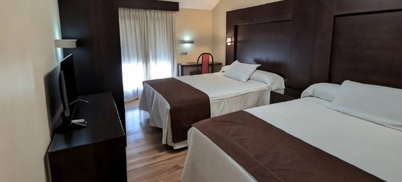 安贝尔巴萨酒店(Hotel Anabel Baza)图片