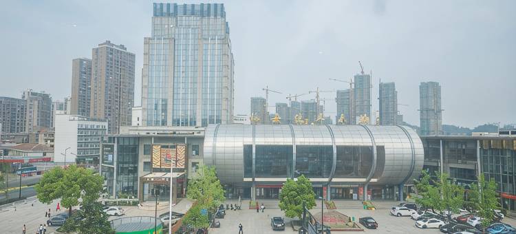 斯维登度假公寓酒店(临安汽车东站店)图片