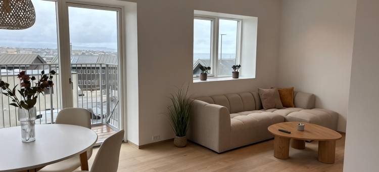 带阳台的海景两卧室公寓(Sea View Apartment with balcony 2BR)图片