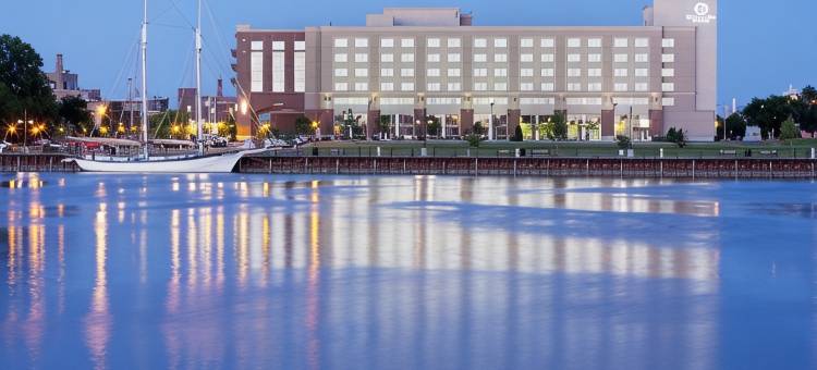 贝城河滨希尔顿逸林酒店(DoubleTree by Hilton Hotel Bay City-Riverfront)图片