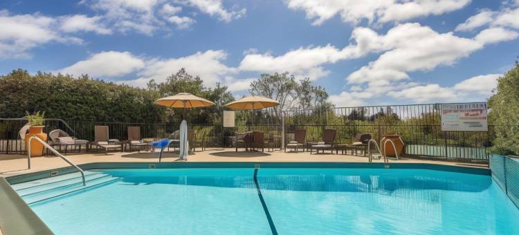 开普拓拉海滨凯艺套房酒店(Quality Inn & Suites Capitola by the Sea)图片