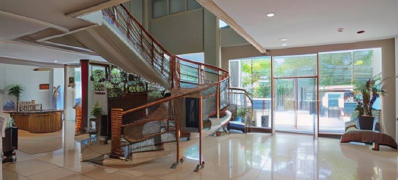 耶赫兹基尔苏拉帕西米特拉红门酒店(Hotel Yehezkiel Surapati Mitra RedDoorz)图片