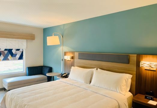 Holiday Inn Express GUADALAJARA VALLARTA PONIENTE by IHG Hotel Overview