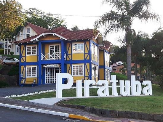 104号公寓，达姆布罗斯大厦，位置优越