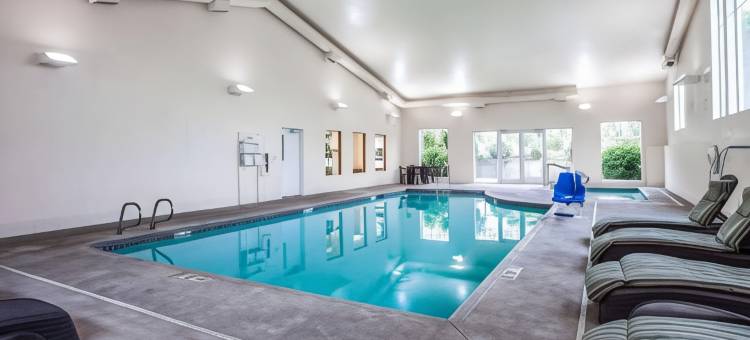 西雅图费多威凯艺套房酒店(Quality Inn & Suites Federal Way - Seattle)图片