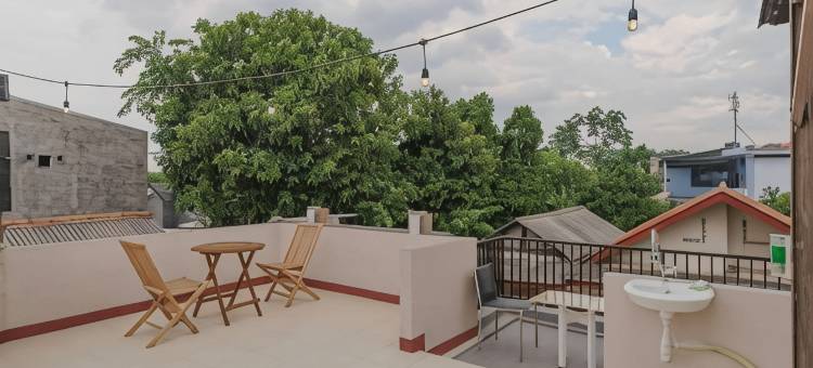 红多兹伊斯兰酒店-近哥打电影院贾蒂亚西购物中心(RedDoorz Syariah Near Kota Cinema Mall Jatiasih)图片