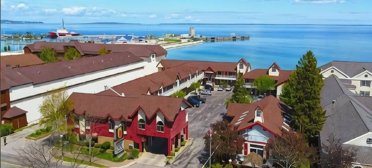 麦基诺城-海滨区速8酒店(Super 8 by Wyndham Mackinaw City/Beachfront Area)图片