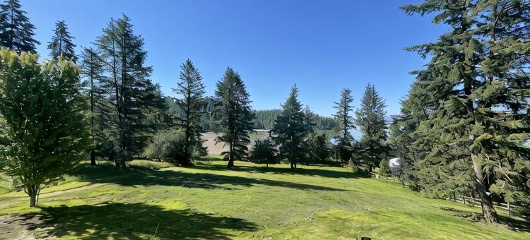 Family friendly home on Flathead River with amazing views, dock and toys galore图片